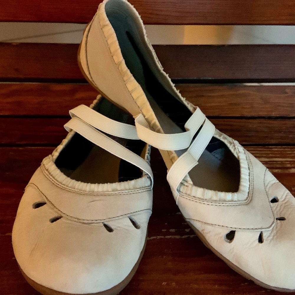 Merrell Ivory MaryJane flats